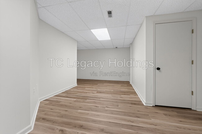 Building Photo - 603 Hayes St