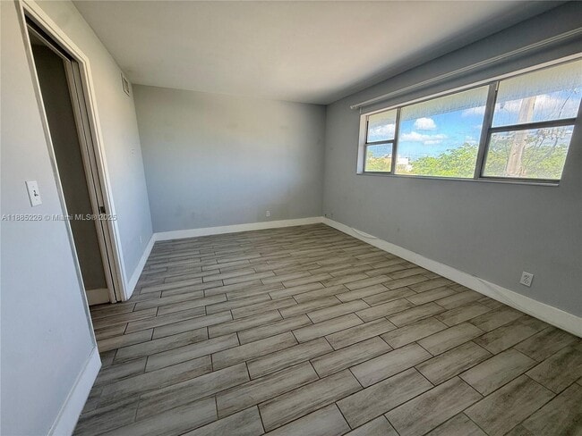 Building Photo - 250 Layne Blvd