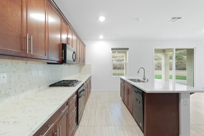 Building Photo - 3511 Pear Ct