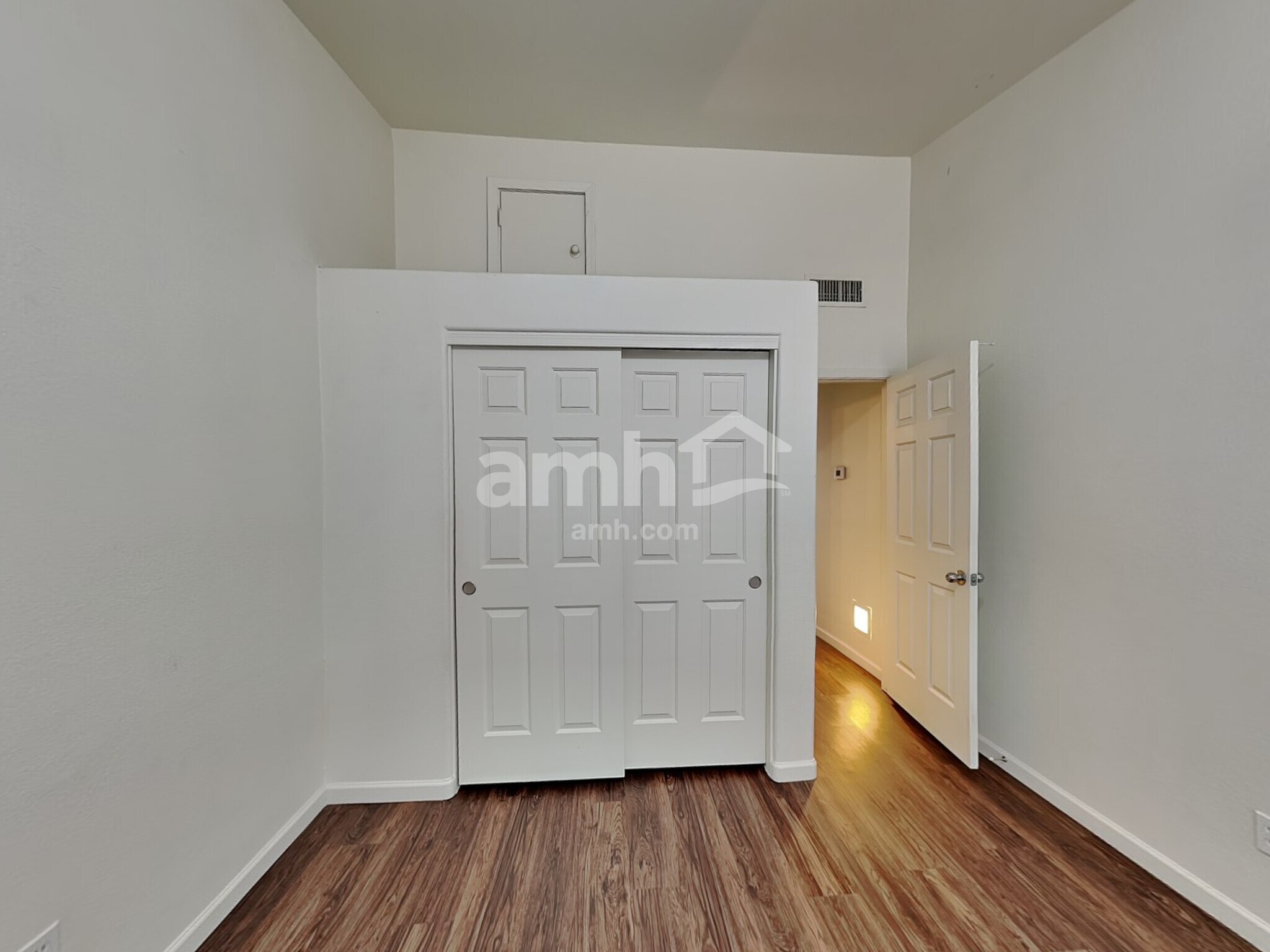 Building Photo - 7647 W Cameron Dr