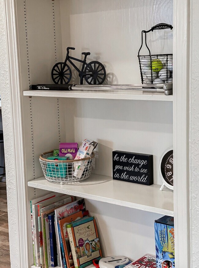 Building Photo - 30 Lunsford Ln