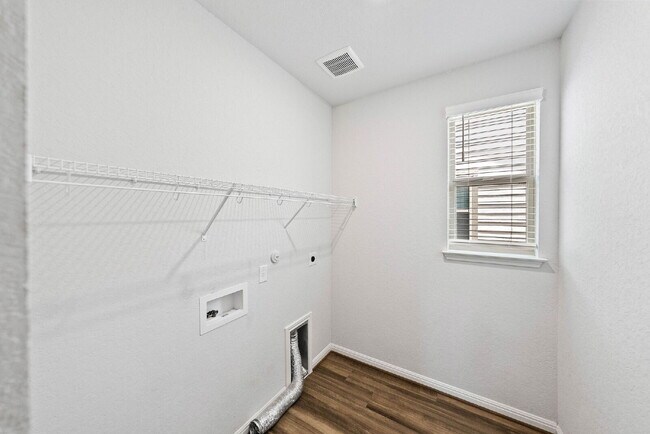 Building Photo - Greenbelt, Second En Suite, Media and Game...