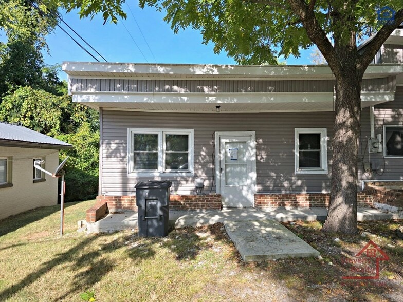 Primary Photo - 1502 N Dixie Ave