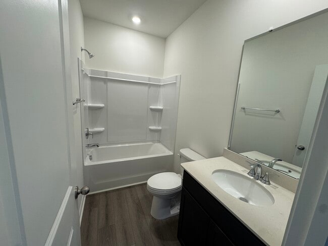 Building Photo - 2136 Norwood Ct