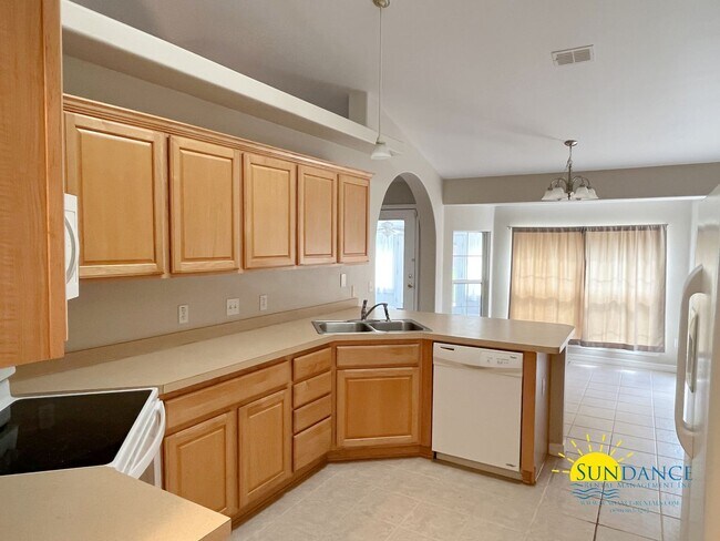 Building Photo - Freshly Painted 3 Bedroom Home in Navarre!