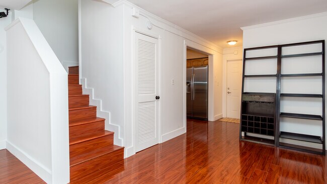 Foyer Area - 6701 N Kendall Dr