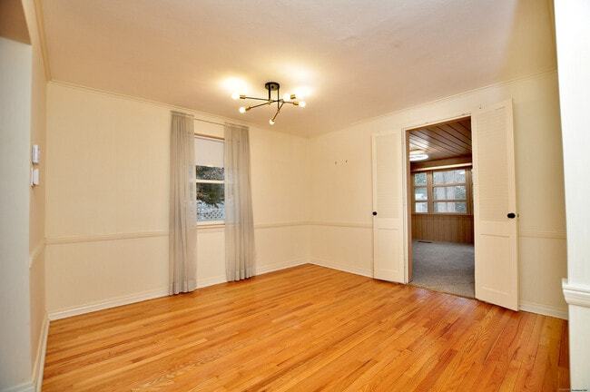 Building Photo - 19 Seneca Rd