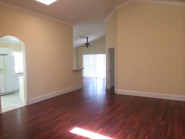 Building Photo - 3 Bedroom/2 Bathroom Beautiful Home in Kis...