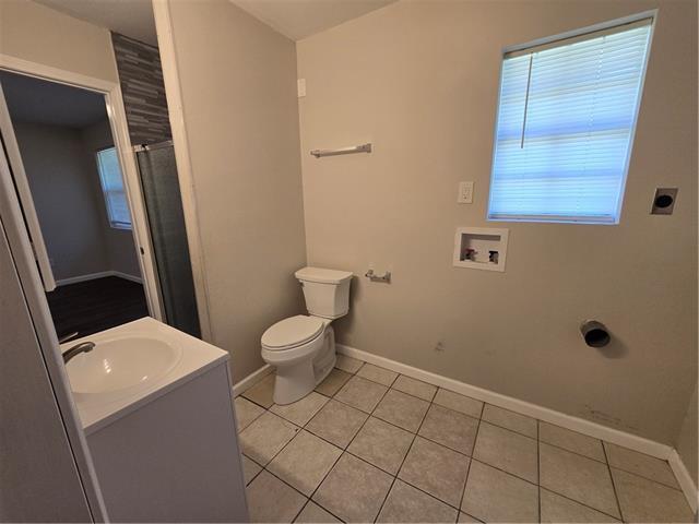 Building Photo - 123 Kadak Ln
