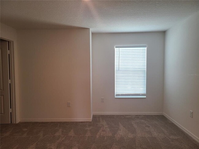 Building Photo - Beautiful 2-Bedroom Townhouse in Tampa | Brand New Paint & Vinyl Floors!