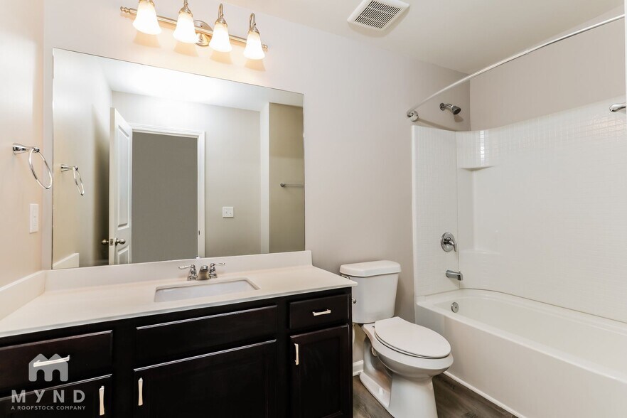 Building Photo - 235 Bowen Way