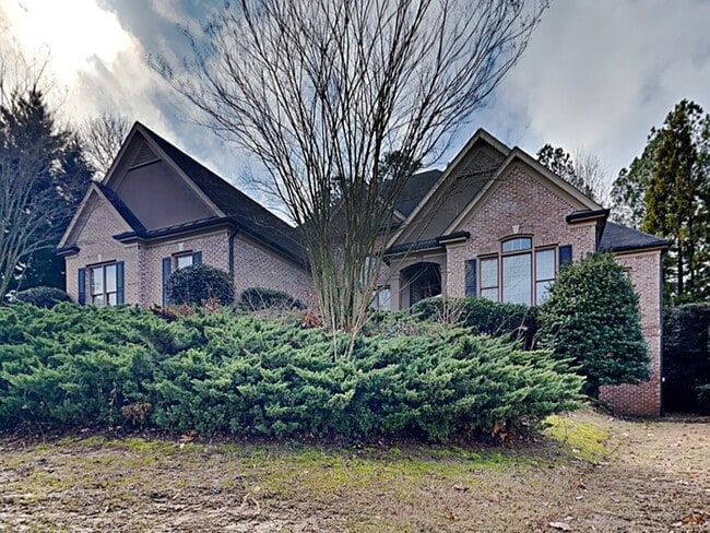 Building Photo - 1350 Lamont Cir