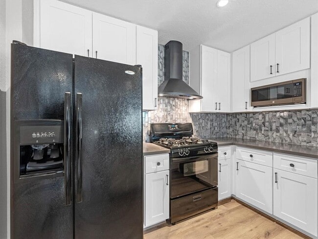 Building Photo - 16010 Sweetwater Fields Ln