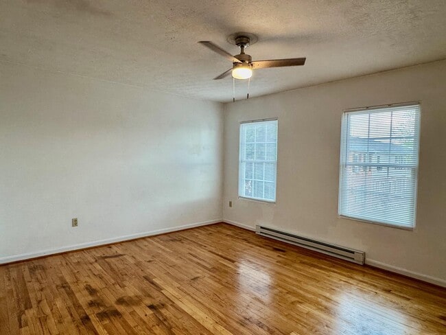 Building Photo - 236 Nottoway Dr