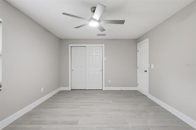 Building Photo - 550 E Minnesota Ave