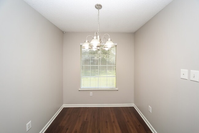 Building Photo - 8057 Sundown Ln