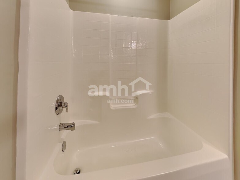 Building Photo - 1067 Briar Rose Ln