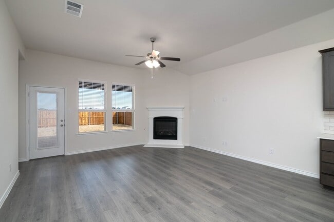 Building Photo - GORGEOUS 4 BEDROOM HOME LOCATED IN ANNA, TEXAS!