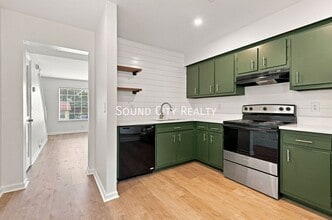 Building Photo - 4113 Hunting Dr