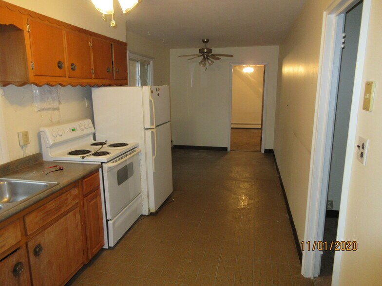 Building Photo - 1050 Lucas Ave Ext