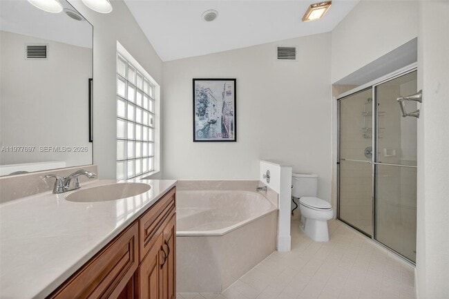 Building Photo - 10624 Plainview Cir