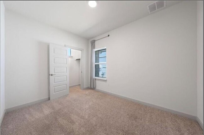 Building Photo - 10805 Meris Ln