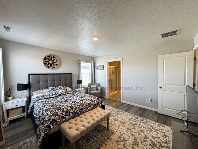 Building Photo - Stunning 4 Bedroom House in Lorson Ranch