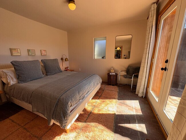 Building Photo - 2861 Agua Fria St