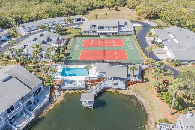 Building Photo - 4949 N Hwy A1A