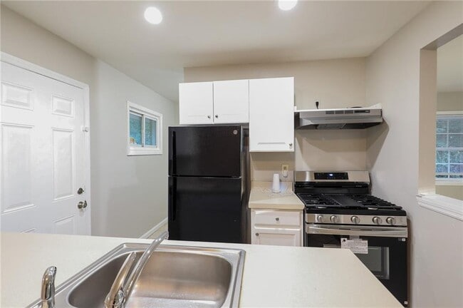 Building Photo - 3539 Tulip Dr