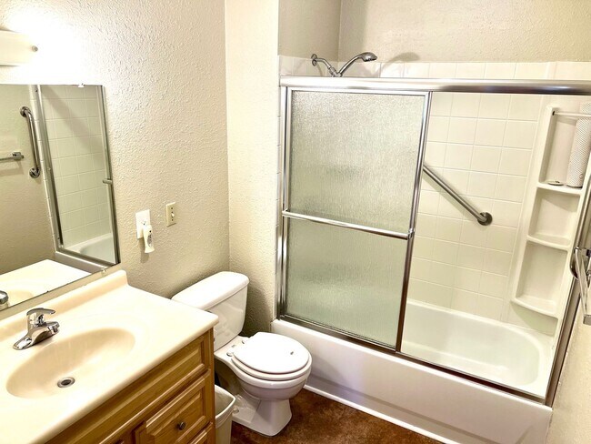 Building Photo - 1618 E St