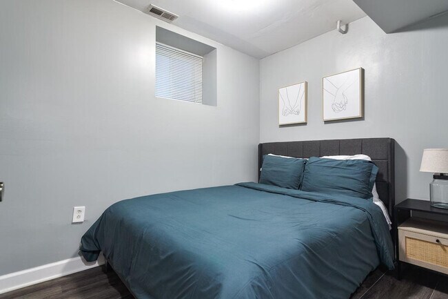 Building Photo - 3018 N Clybourn Ave