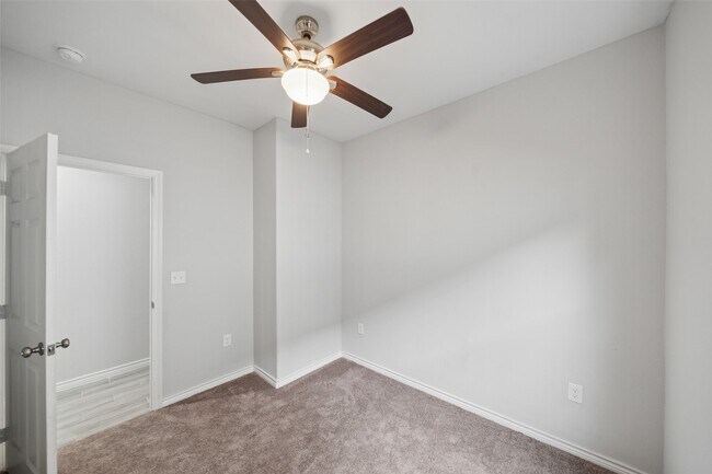 Building Photo - 396 Westchase St