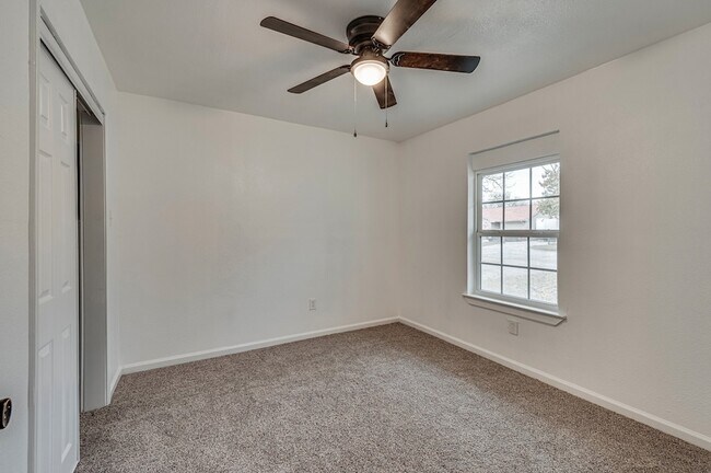 Building Photo - 2110 Aggie Dr