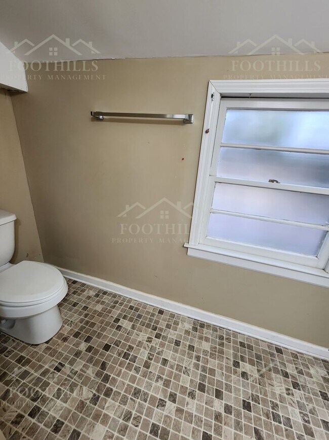 Building Photo - 202 William St