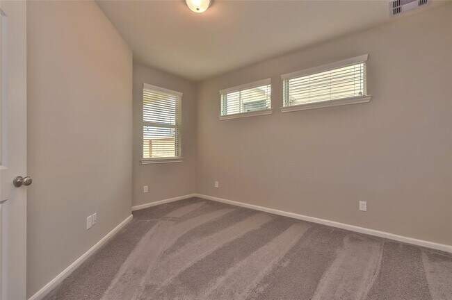 Building Photo - 163 Axlewood Ct