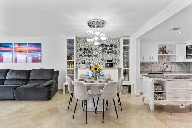 Building Photo - 3850 Galt Ocean Dr