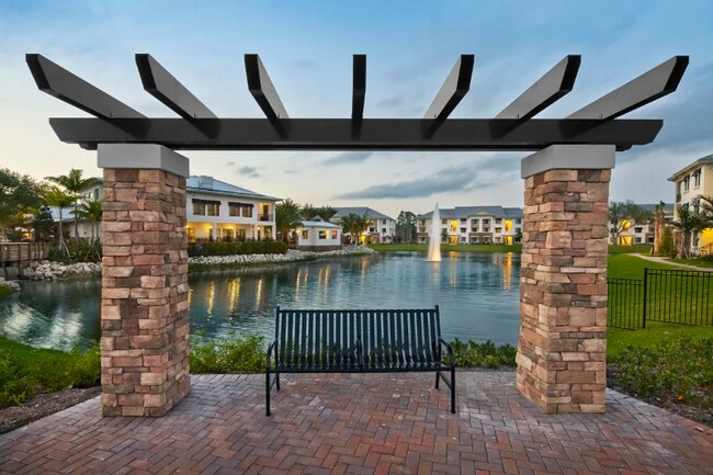 Building Photo - 5351 W Hillsboro Blvd