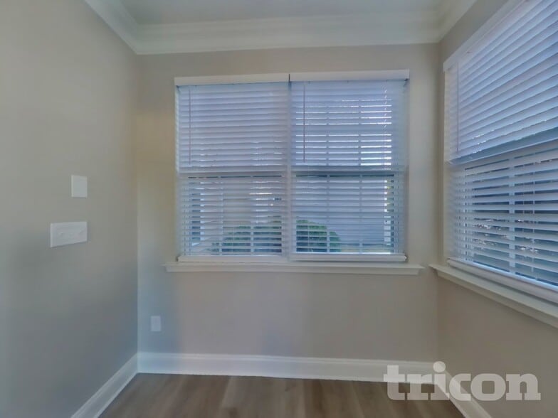 Building Photo - 10759 Traders Ct