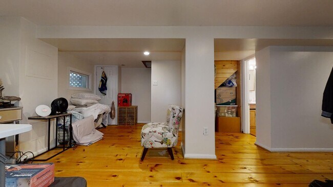 Building Photo - 1718 D St SE