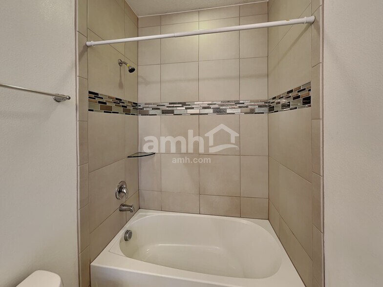 Building Photo - 5405 Manchester Dr