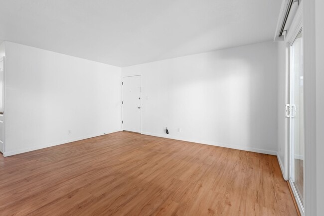 Building Photo - 802-816 Lincoln Avenue