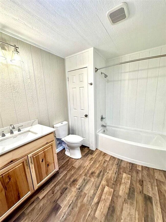 Building Photo - Newly Remodeled 4/2 Home in Atlanta, Texas