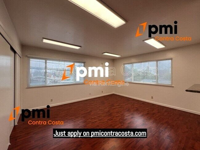 Building Photo - 933 Jackson St