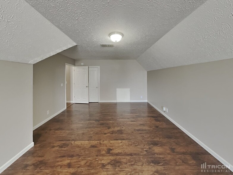 Building Photo - 2639 Apostle Ln