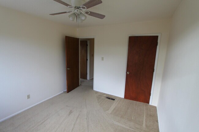 Building Photo - 8448 Spain Rd NE