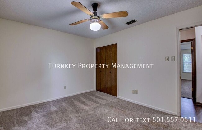 Building Photo - 811 Cedar Ridge Dr