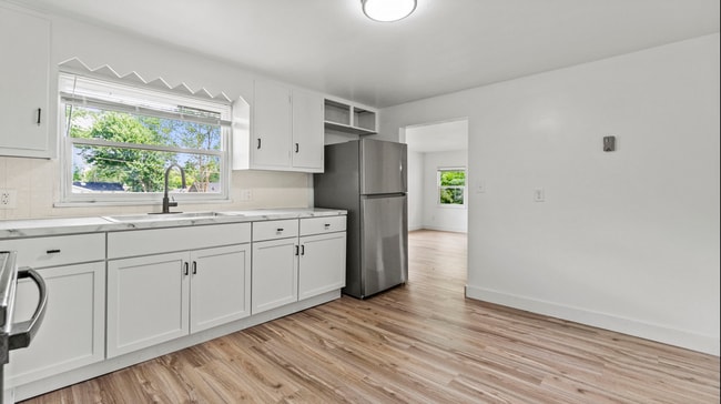 Building Photo - COMING SOON! 3 Bed/ 2 bath House!