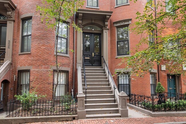 Building Photo - 228 W Canton St