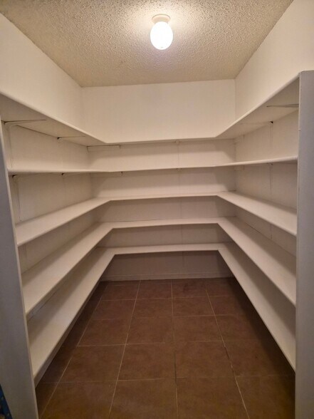 Building Photo - 6007 Secret Shores